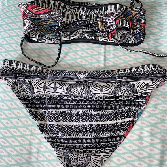 Reversible Roxy swimsuit - Picture 2 of 2